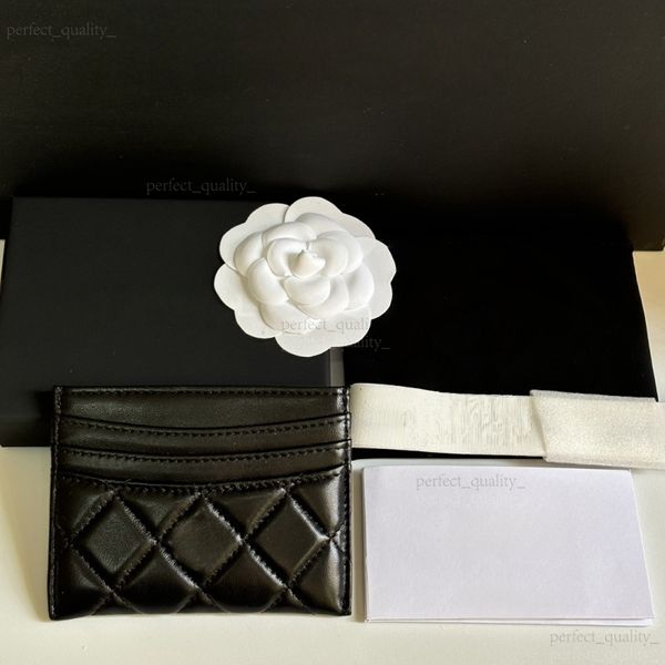 

99A - A top-quality designer card wallet made of 100% genuine leather, with a rich and luxurious texture. It's perfect for carrying in your pocket and is ideal for going out., Six