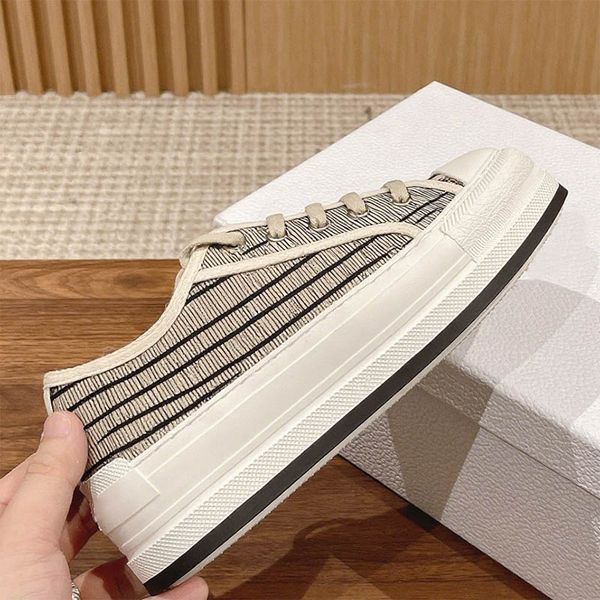 

Womens Sneakers Designer High Quality Luxury Paris Walk Shoes Letter Pattern Casual Shoes Chaussure Luxe Femmes Basket Femme With Box Ladies Training Shoes, Blue