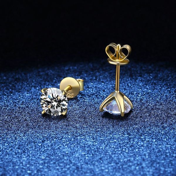 

S925 pure silver plated with gold four-prong earrings, 1 carat D-color sapphire earrings for women