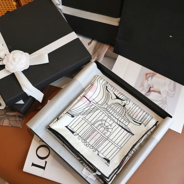 

New fall and winter silk scarf Design scarf Fashionable lady Versatile styling option Slightly textured silk Design-sense high-quality luxurious lady's silk scarf