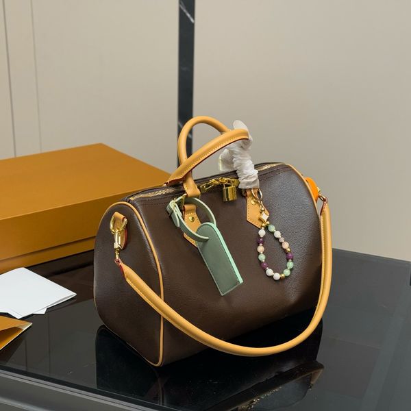 Luxy Brand Designer Travel Duffle bag spd Soft 30 Shoulder Bag With Lock & Bead Charm Leather Duffel Sport Bag Yuki085