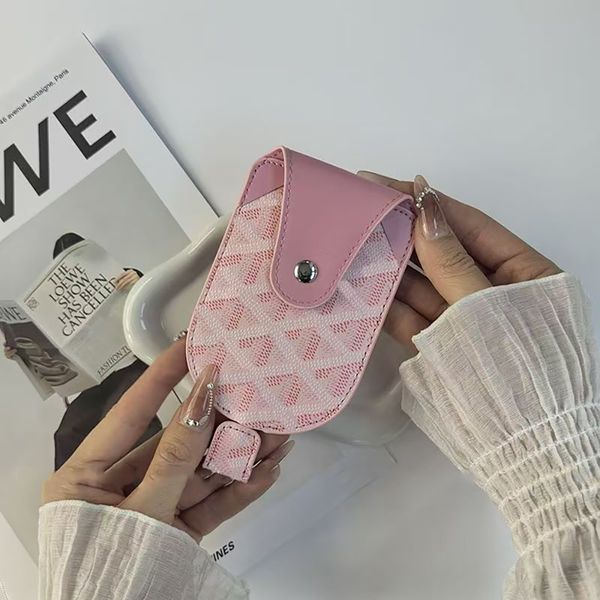 

Designer keychain for womens headphone case mini bags luxury leather keyring keychain stylish keychain hangings leather Key chain01