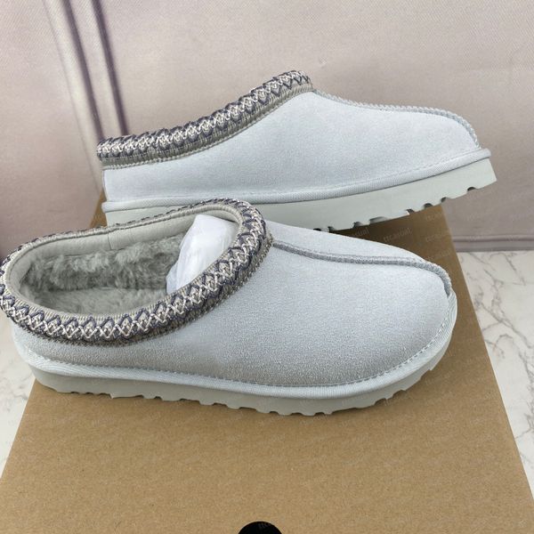Fashionable Women's Winter Snow Boots Designer Plush Slippers Short Boots Thick Soled Ankle Boots Comfortable Classic Suede Leather