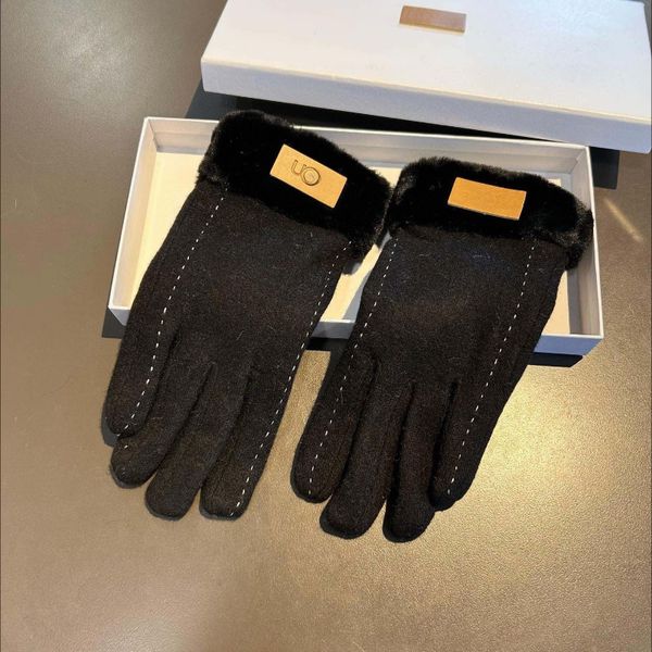 

Winter and autumn rabbit fur and wool gloves Original quality Filled with padding inside Classic timeless style Comes with a box All sizes are standard