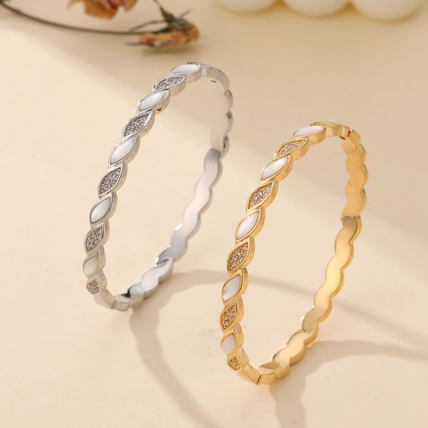 

White lapis lazuli zircon interlaced twisted bracelet - luxurious and high-end style, suitable for women. Daily wear, versatile for all occasions. Bracelet.