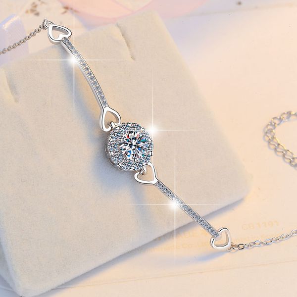 

S925 pure silver bracelet with flower-shaped pendant, high-end and fashionable jewelry accessory