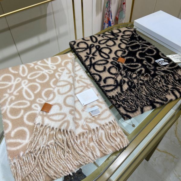 

New fall winter style scarf can also be used as a shawl Floral double-sided long scarf featuring the brand's classic LOGO design Material: 49% wool + 30% alpaca wool + 21%