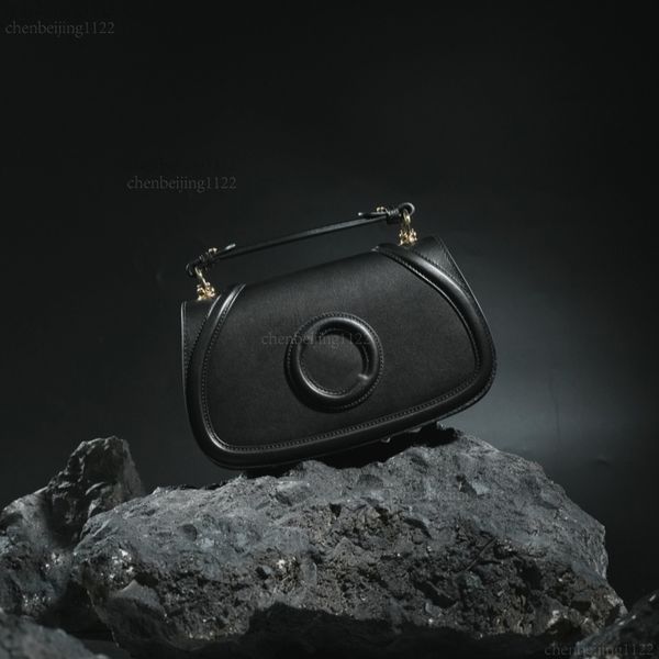 

99A masterpiece created by top quality designers. Made of imported cowhide, with clear patterns and fine texture. It is a hand-held, cross-body or single-shoulder bag., One