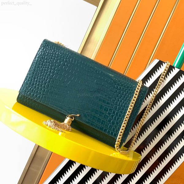 

99A top designer, with outstanding aesthetic sense and superb craftsmanship, infused this single-shoulder crossbody handbag with the essence of pure copper hardware., Two