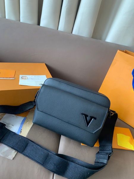 

Men Shoulder Bags Men Bag Handbag Fashion Bags Cross Body Messenger Style Female 3D letter messenger bagHigh Quality Briefcase, Black