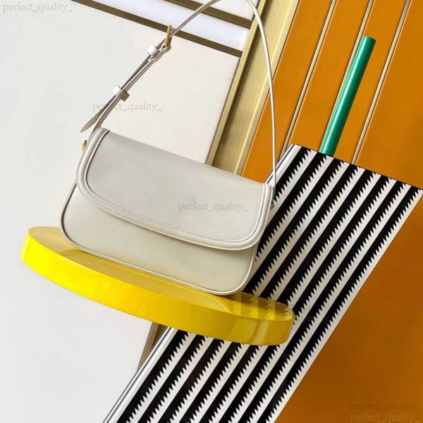 

The designer of 99A has endowed this hand-held, shoulder-sling bag with a unique and high-end fashionable style and charm through the use of genuine leather., One