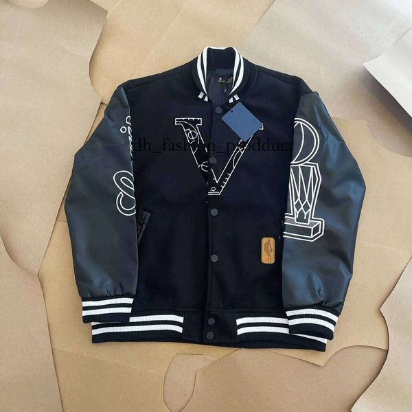 

vuittons Mens Jackets designer Classic  Vintage Baseball Varsity Coat Loose Mens Women Outerwear Wool Flocking Leather Single Breasted Couples Warm Bomber 083, Brown