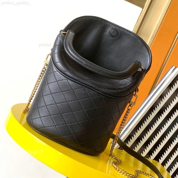 

99A The pure copper hardware of this bag has been personally inspected by a top designer. The handcrafted process ensures that every detail is flawless., One