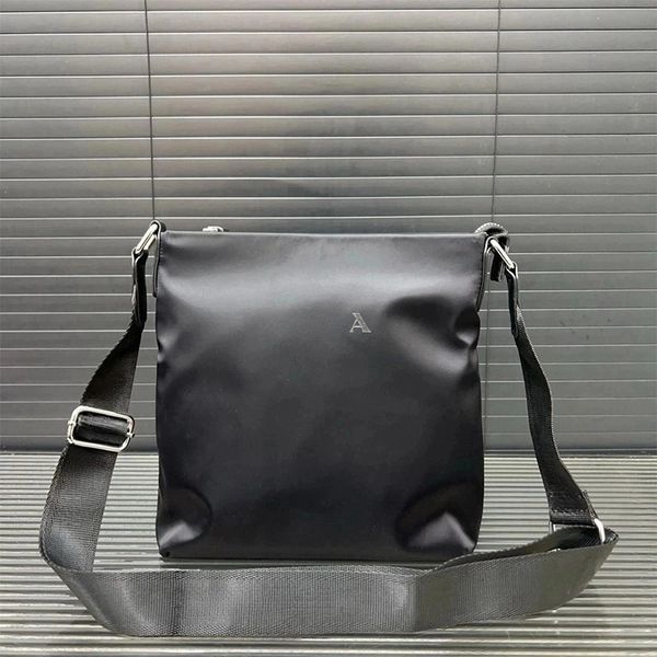 

Mens Shoulder Bags Canvas Designers Messenger Bag Famous Trip Postman Classic Handbag Briefcase Crossbody Bags SML, Black