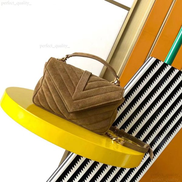 

The designer of 99A has a unique touch, skillfully incorporating genuine leather materials to make this hand-held, shoulder-slinging bag exude an elegant style., One