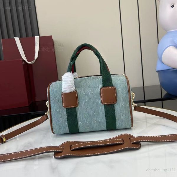 

99A The top designer's handbag with a single shoulder strap, exquisite hardware highlighting the luxury, and genuine leather crafted by hand creating the classic style., One