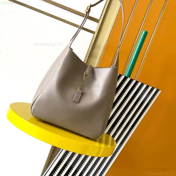 

99A This handbag, a top designer's creation, is crafted by hand. It features genuine leather with exquisite hardware. It is a 22CM large capacity bucket bag., One