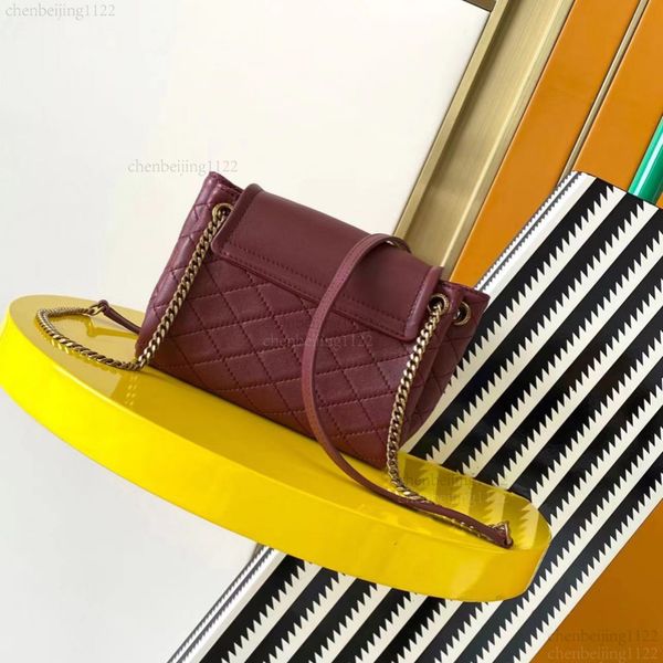 

99A The top designers choose genuine leather with excellent durability. Combined with exquisite hardware, this hand-held crossbody bag becomes even more practical., One