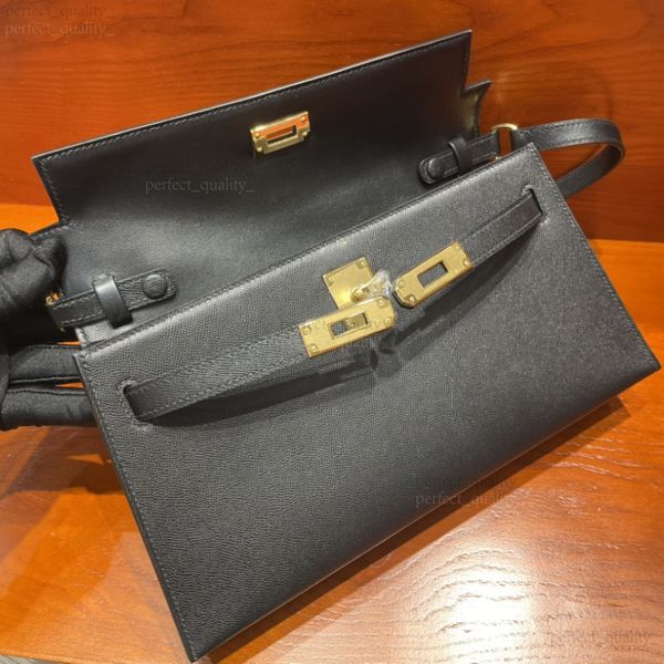 

99A Customized with top-notch designer pure copper hardware. Available in various modes for single shoulder carrying or handbag use, it can meet diverse needs., One