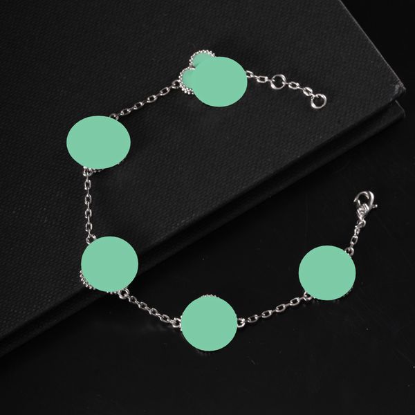 

Lucky Clover Bracelets for Women Jewelry 18K Gold Plated Clover Flower Bracelet Designer Women Light Luxury Charm Bracelet Gift F01