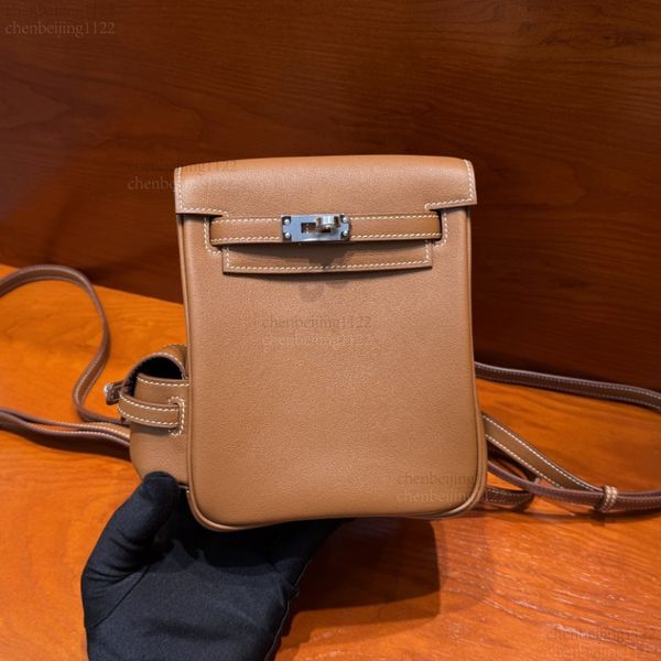 

99A 17cm mini backpack crafted by top designers, made of imported cowhide and custom-made by hand. It is extremely fashionable and adorable for traveling., One