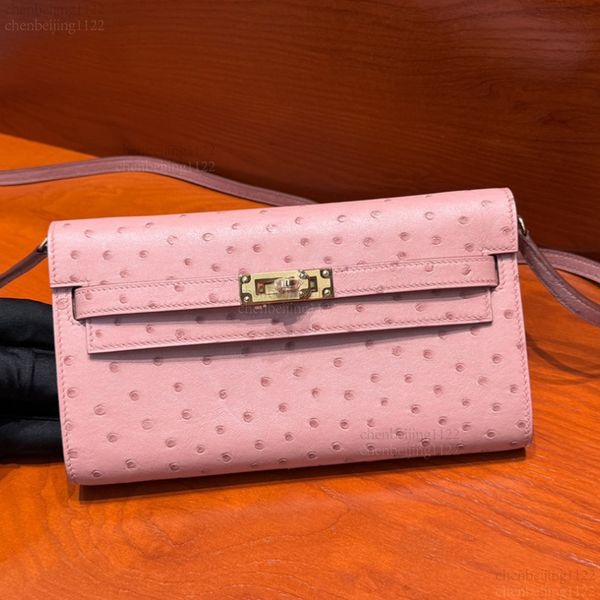 

99A casual and fashionable 22cm single shoulder crossbody bag, made of imported ostrich leather and featuring the creativity of top designers, custom-made by hand., One