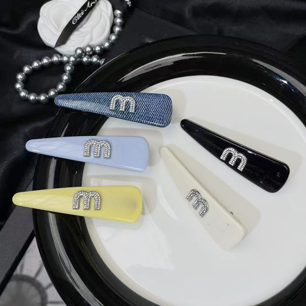 

Womens Hair Clips Young Style Patent Leather Hair Clip Designer Brand Hair Jewelry Love Gift Barrettes