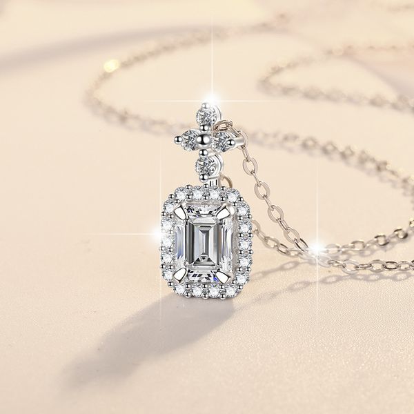 

18K Gold Plated S925 Silver Emerald Cut 1CT Moissanite Necklace | Diamond Alternative Clavicle Chain