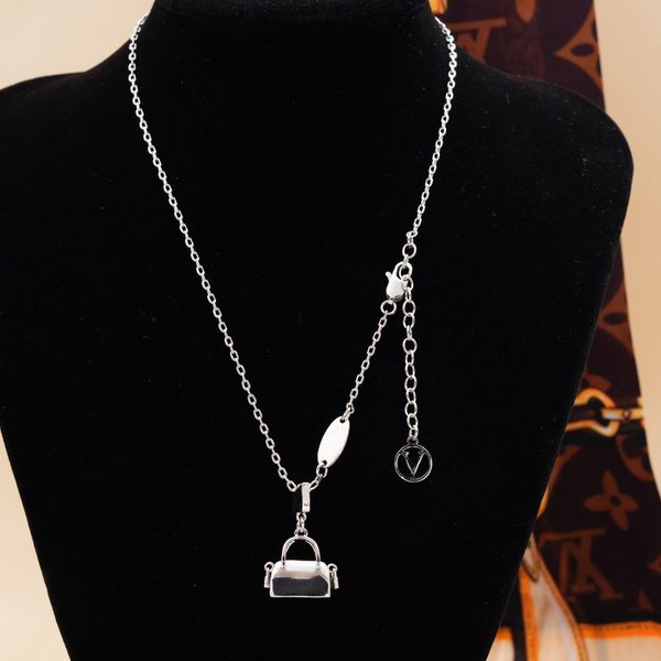 

Necklace Pendant Necklace Classic Designer Women's Necklace 18K Gold and Silver Rose Board Agate Diamond Charm Necklace Valentine's Day Mother's Day Luxury Gift