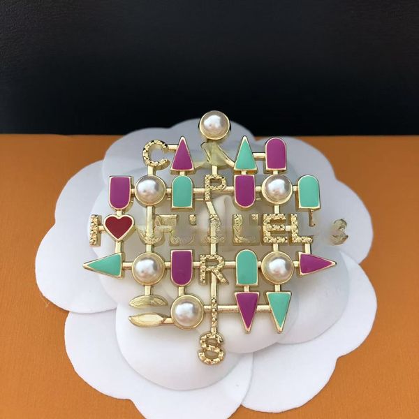 

Designer Letter Brooches Luxury Women Gold Plated Crystal Jewelry Brooch Charm Pin Wedding Love Gifts Accessorie