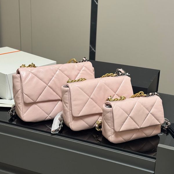 

19 Series Designer Ladies Pink Shoulder Bag Three Sizes Soft Lambskin Leather Gold and Silver Matelasse Chain Luxury Crossbody Tote Handbag Sacoche Purse 20/25/30cm