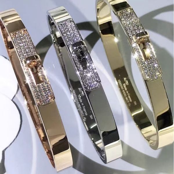 

Classic women's bracelet, suitable for daily wear and business gatherings, a luxurious jewelry gift for girls.