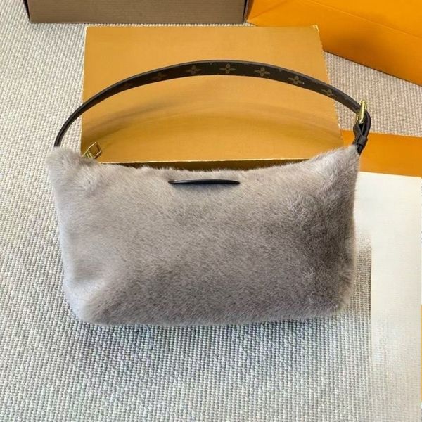 

New fashionable autumn and winter makeup bag rice box cow horn design hairy armpit bag shopping and commuting multifunctional bags 25CM, No3(25*15cm)