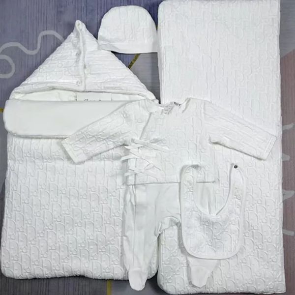 Newborn Babies 5pcs Sets Cotton Rompers with Wrapping Blankets Fashion Designer Jumpsuits Long Sleeves Baby 001