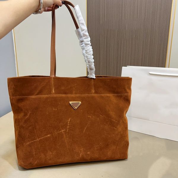

Designer Fashion Luxury Bohemian Chic Oversized Suede Tote Bucket Bag- Must-Have Large Bag for Effortless Daily Use, P3