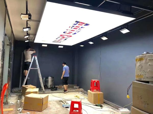 Customized Best Car Care Lighting Workshop Innovation Design Showroom Lamp Auto Detailing Light
