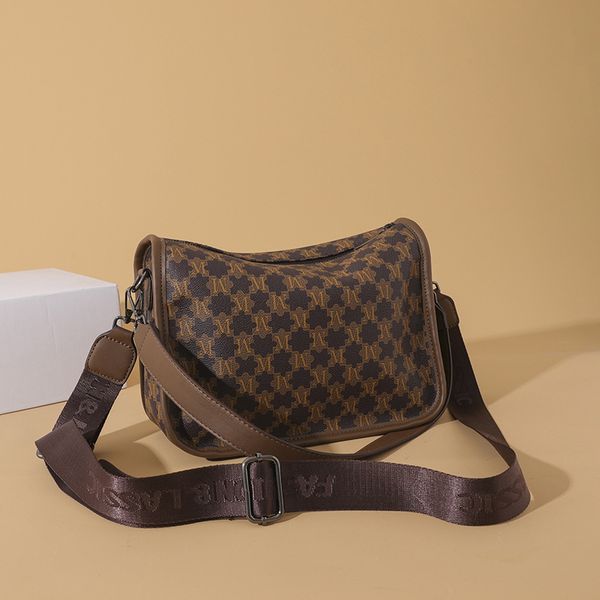 

Hot Free Shipping Designer Bag 2025 New Fashion Luxury Bag Large capacity women's new high-grade texture temperament ladies single shoulder crossbody bag, Brown