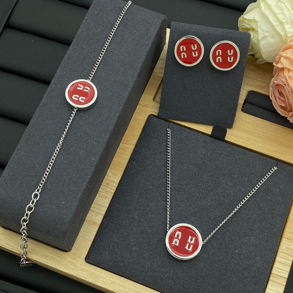

Designer Women's Necklace Bracelet Earrings Set Classic Letter Design Necklace and Bracelet Diamond and Pearl Necklace Luxury Jewelry Set Holiday Gift, Mixed colors