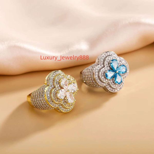 

Exquisite unisex boutique 5A zircon ring, fashionable hip-hop two-color chilled flower shaped jewelry, rapper ring