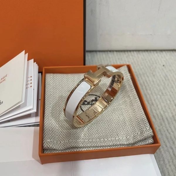 

2025 Classic unisex fashion bracelet 18K gold bracelet ladies men's bracelet high quality ladies Valentine's Day gift.