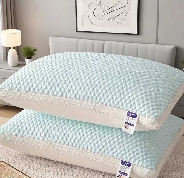 A pillow that can flexibly fit the curves of the neck and head in different sleeping positions to provide head support Y251107