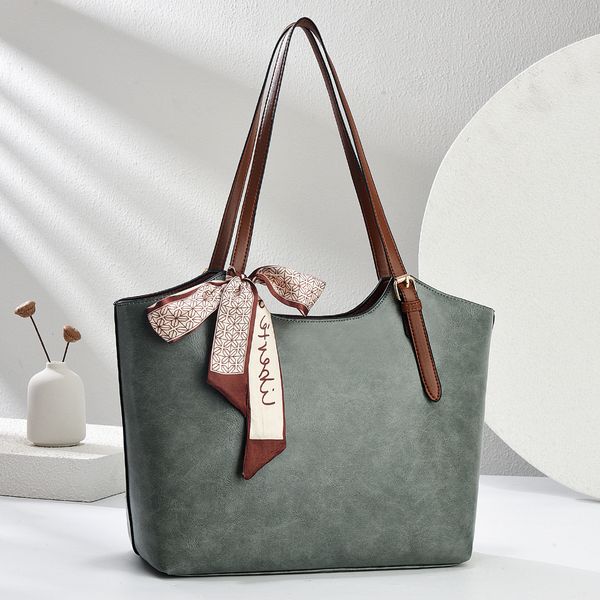 

The New Retro Oil Leather Handbag For Women Is A Simple And High-quality Shoulder Bag, As Well As A Practical Underarm Bag For Commuting, Coffee color