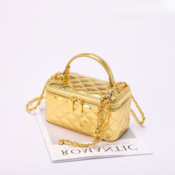 

Fashionable Quilted And Embroidered Xiaoxiang Style Bags, Fashionable Crossbody Bags, Cosmetics And Banquet Bags, Brown woven embossed