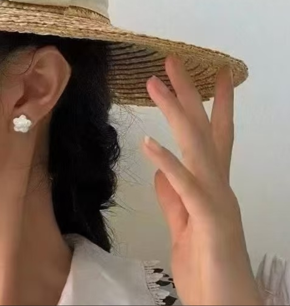 

2025 Elegant Delicate 925 Silver Natural Freshwater Baroque Pearls White Star Ear Studs Fashion Simple All-match Earrings For Ladies Jewellery