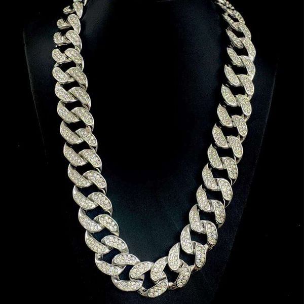 

DHCollections Stock Hot Sell Sier Gold Metal Color Iced Out Rhie and Alloy Hip Hop 30mm Width Cuban k Chain Men's Chunky Necklace
