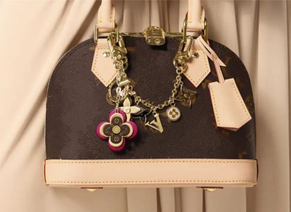 

2025 Designer Women V 45678218 Letters Designers Keychain 20Styles Wallet Rabbit Top Llavero Car Key Chain Men Buckle Jewelry Keyring Keychains