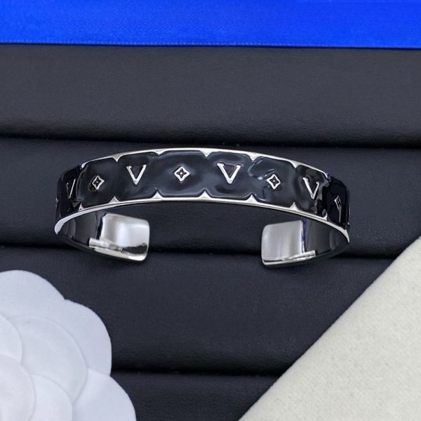

Designer Bracelets Mens Bracelet Women Bangle Classic Black and White Drip Enamel Luxury Open Bracelet Couple Bracelet High Quality