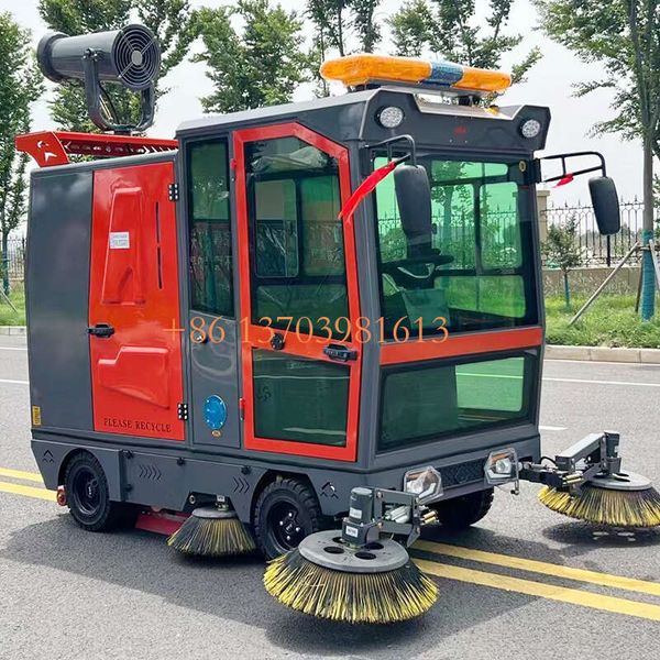 

Multi-functional Street Road Sweeper Large Driving Outdoor Vacuum Cleaning Machine