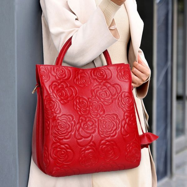 

Luxury Bags Designer Bags Women's Fashion Camellia Handbag - Large Capacity Retro Business Shoulder Bag Sophisticated Camellia Embroidered Purse: Stylish, Black