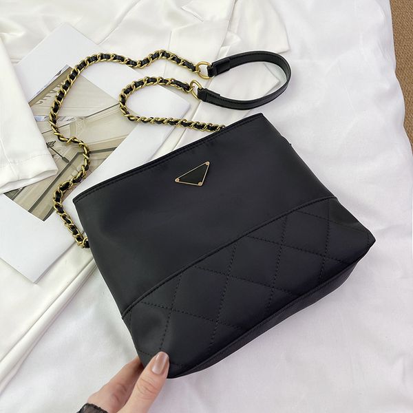 

Luxury Bag Designer Bag Shoulder Bag Waterproof Canvas Messenger Versatile Commuter Bucket Summer Casual Dia Quilted Chain For Women New Design, Black